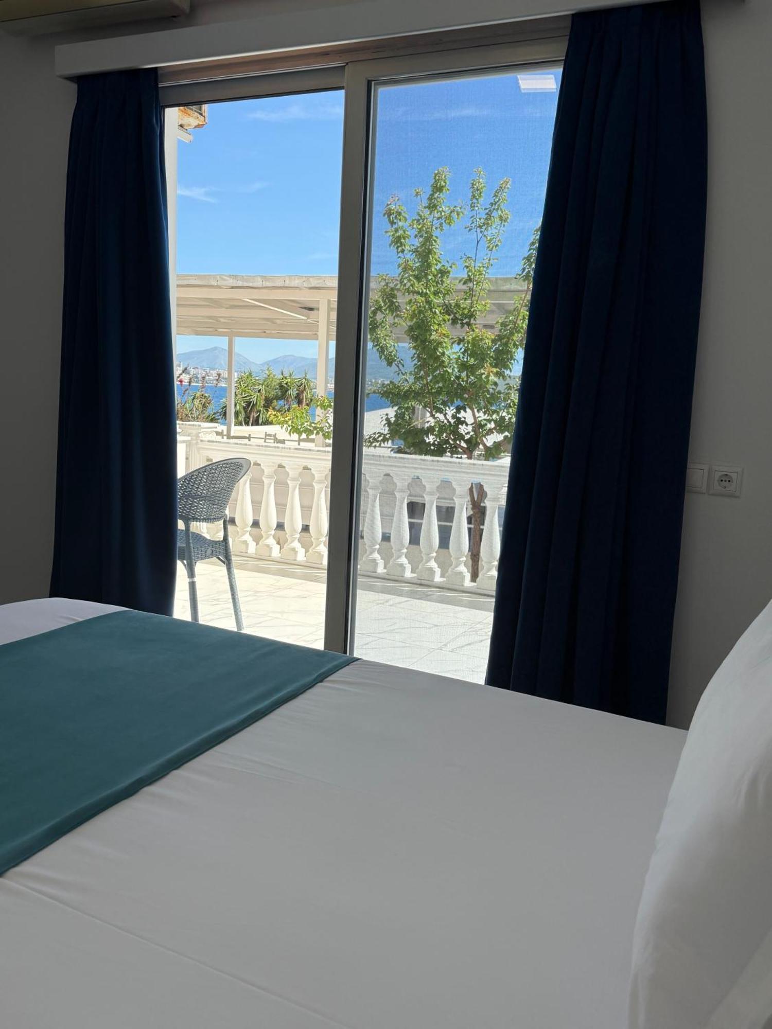 Hotel Aloha Sarande Exterior photo